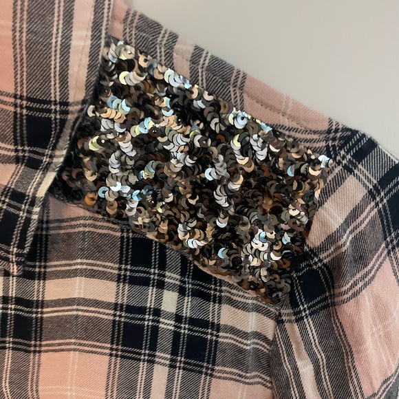 Plaid shirt with sequins shoulders - Picture 2 of 3